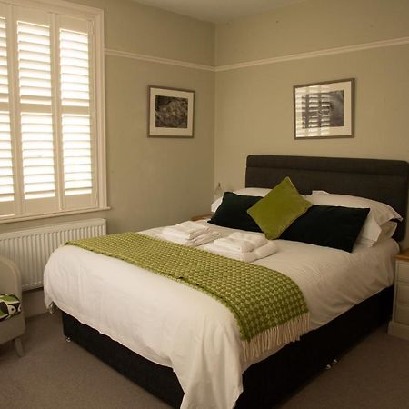 Lewesdon B&B Lyme Regis Bagian luar foto