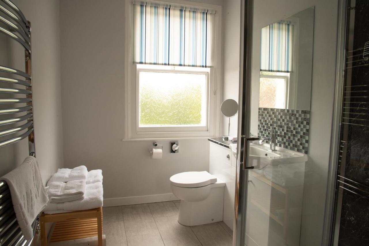 Lewesdon B&B Lyme Regis Bagian luar foto