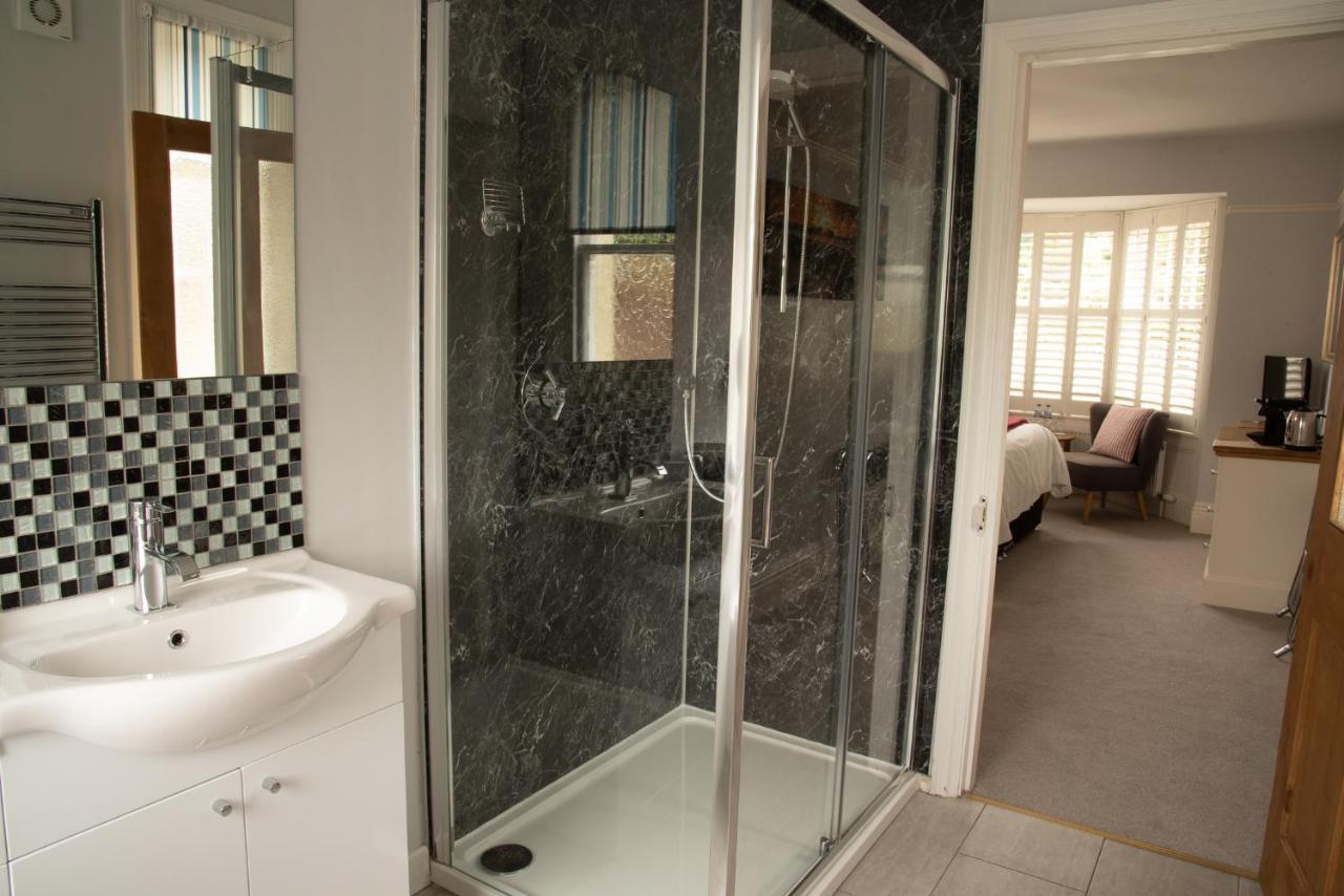 Lewesdon B&B Lyme Regis Bagian luar foto