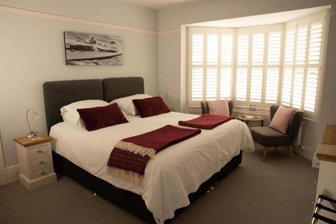 Lewesdon B&B Lyme Regis Bagian luar foto
