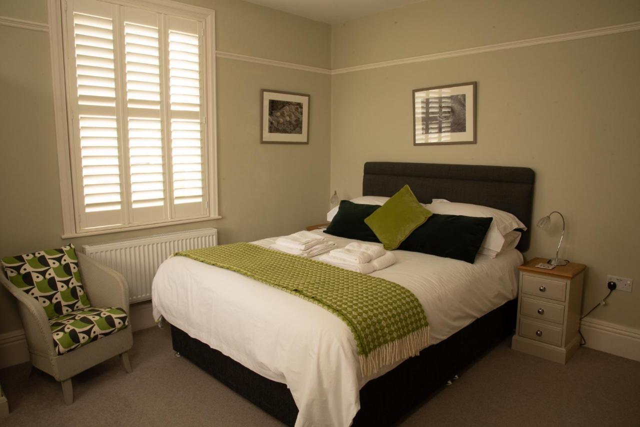 Lewesdon B&B Lyme Regis Bagian luar foto