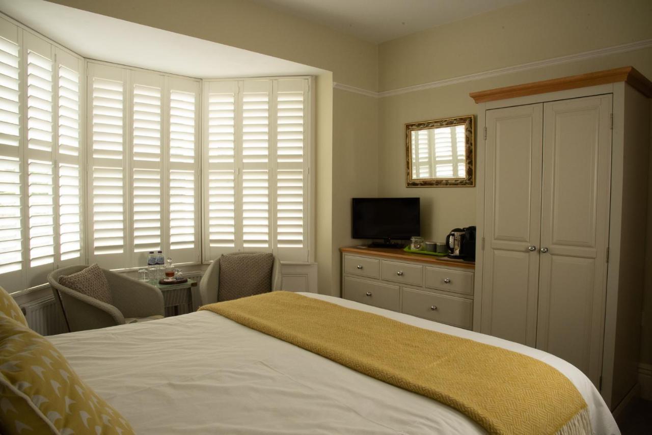 Lewesdon B&B Lyme Regis Bagian luar foto