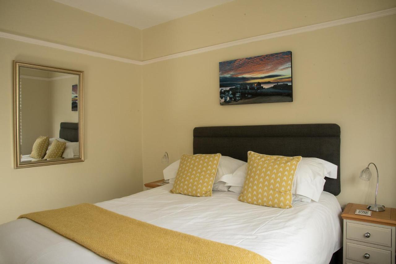 Lewesdon B&B Lyme Regis Bagian luar foto