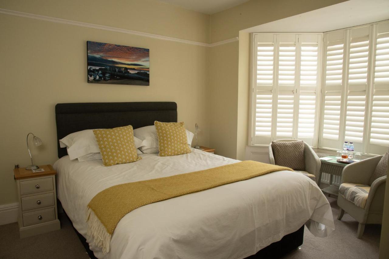 Lewesdon B&B Lyme Regis Bagian luar foto