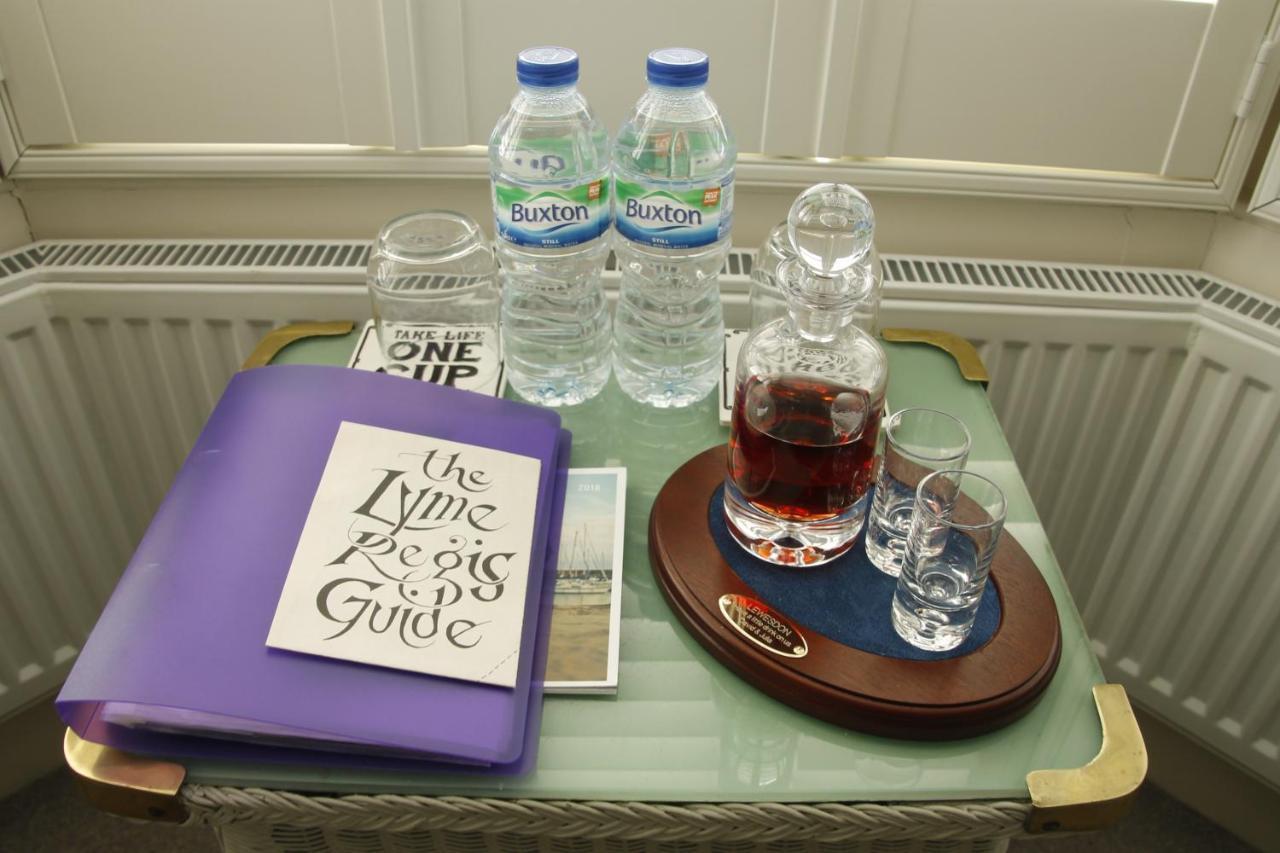 Lewesdon B&B Lyme Regis Bagian luar foto