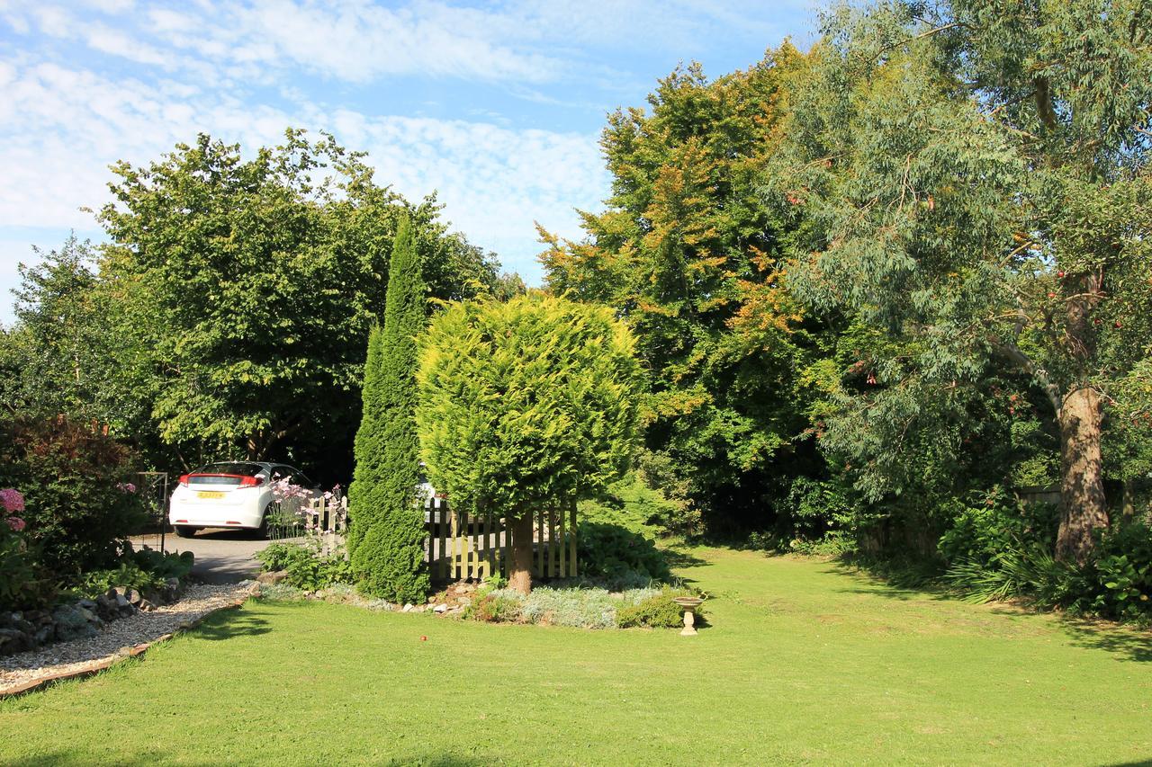 Lewesdon B&B Lyme Regis Bagian luar foto